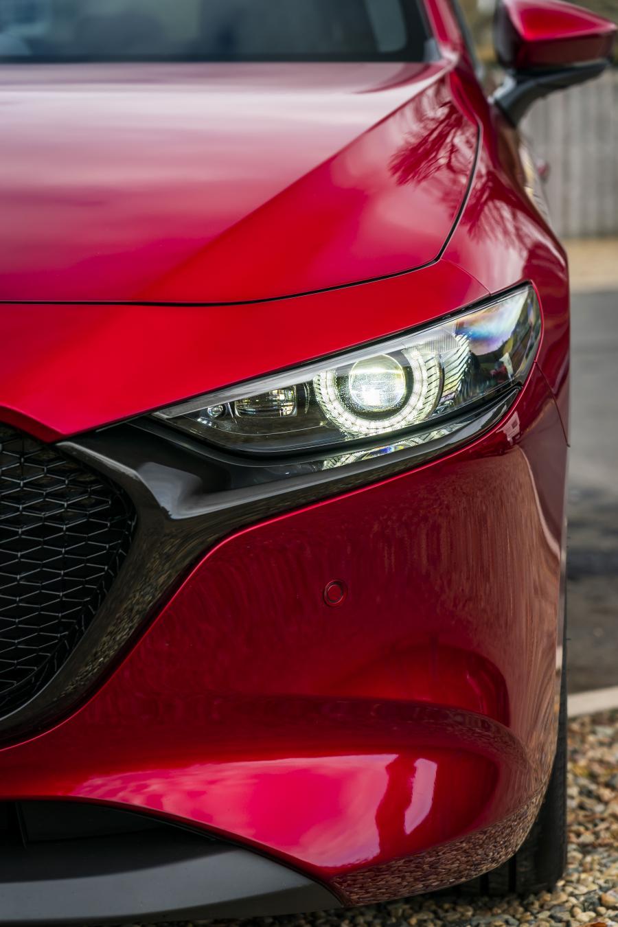 Детали экстерьера Mazda3 Skyactiv-G Sport Lux Hatchback 2019 года  (UK) (фото 55 из 91)